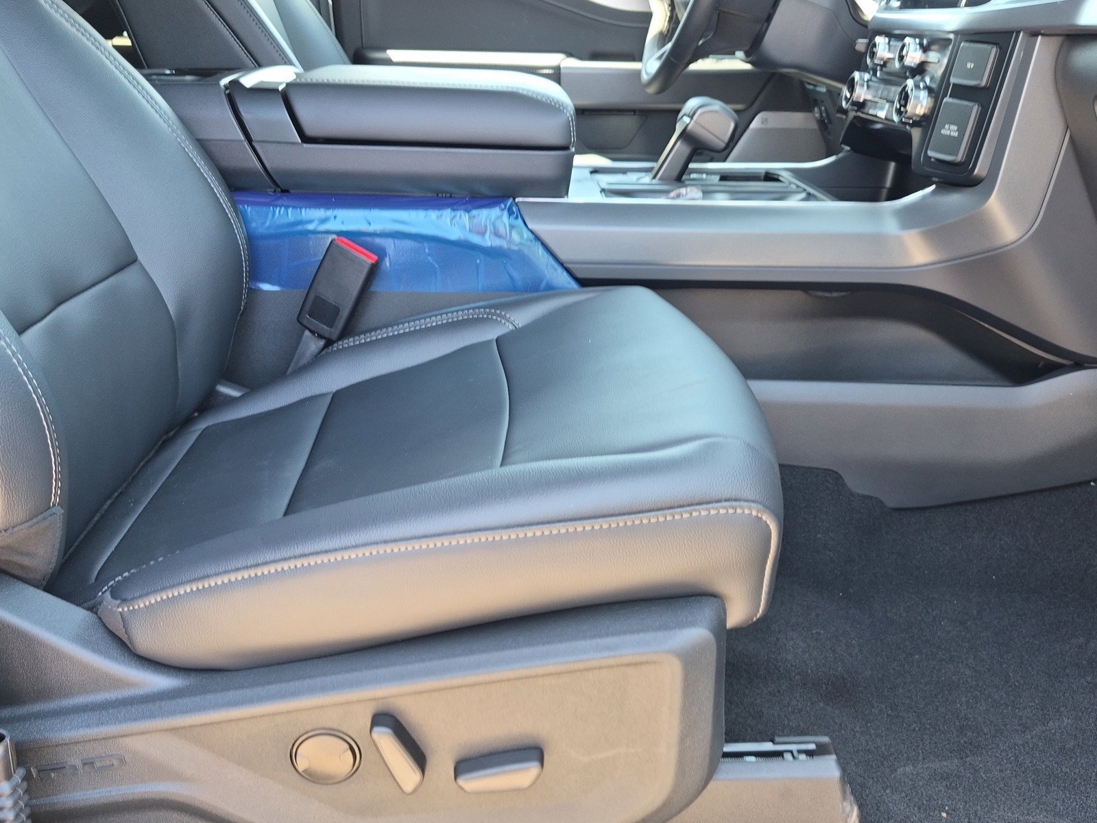 New 2026 Avalanche Ford XLT image 9