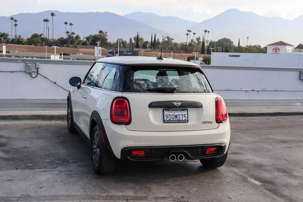 Used 2021 White MINI Classic image 7