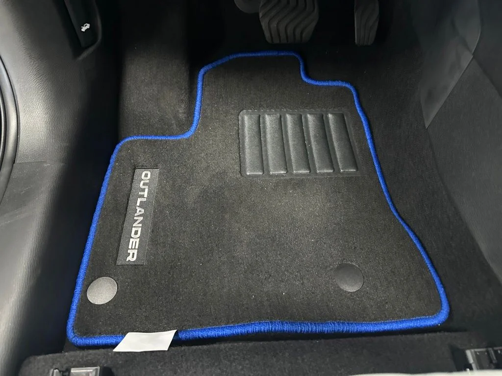 2025 Mitsubishi Outlander Plug-in Hybrid Platinum Edition - Photo 37