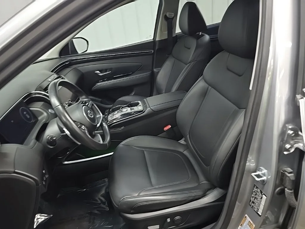Used 2024 Silver Hyundai SEL Convenience image 31