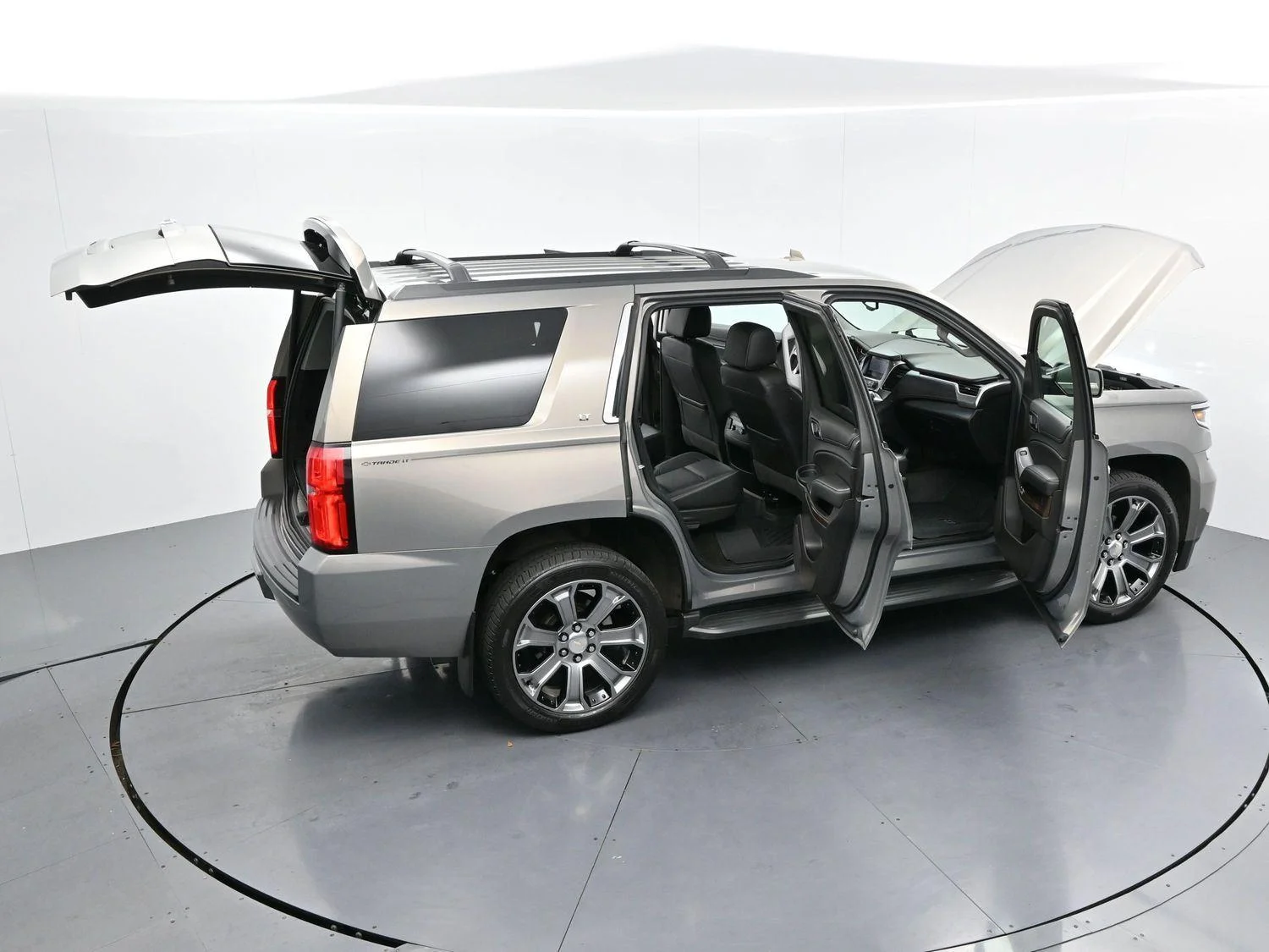 Used 2018 PEPPERDUST METALLIC Chevrolet LT image 48