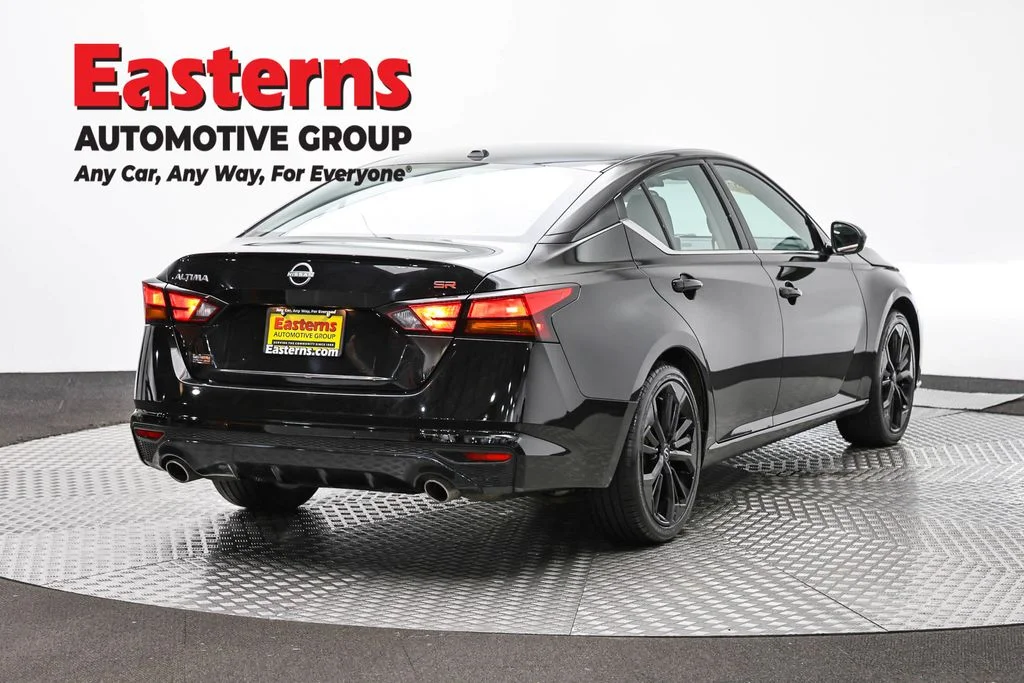 Used 2024 Black Nissan 2.5 SR image 5