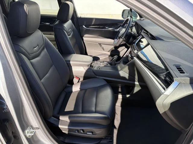 Used 2025 Silver Cadillac Premium Luxury image 28