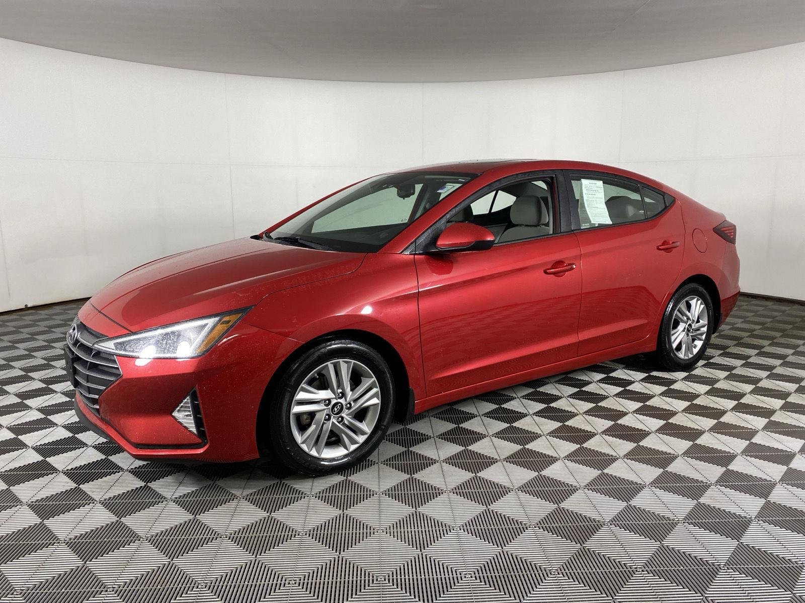 Used 2020 Calypso Red Hyundai Value Edition image 3