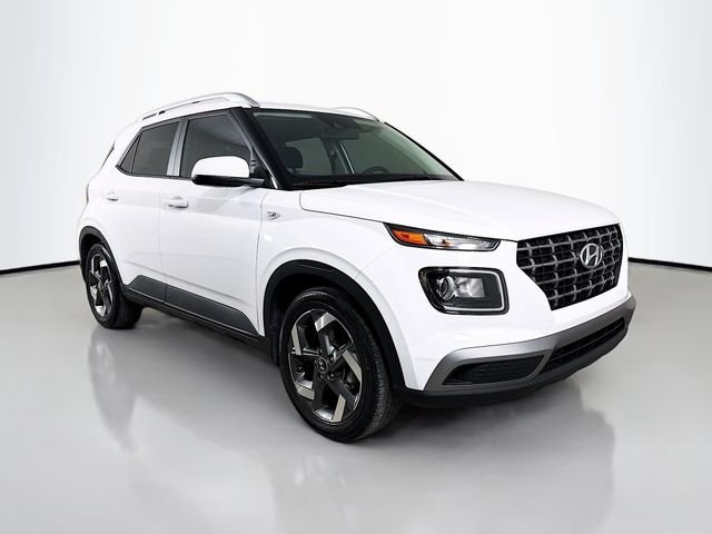 Used 2022 White Hyundai SEL image 3