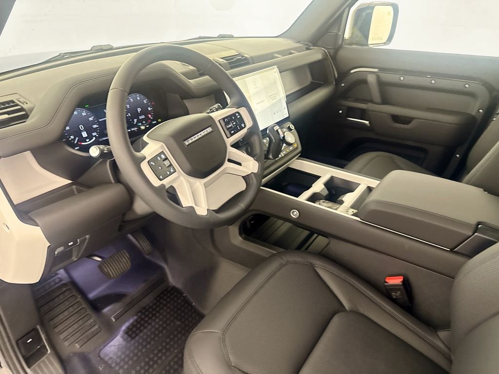 New 2026 Santorini Black Land Rover S image 9