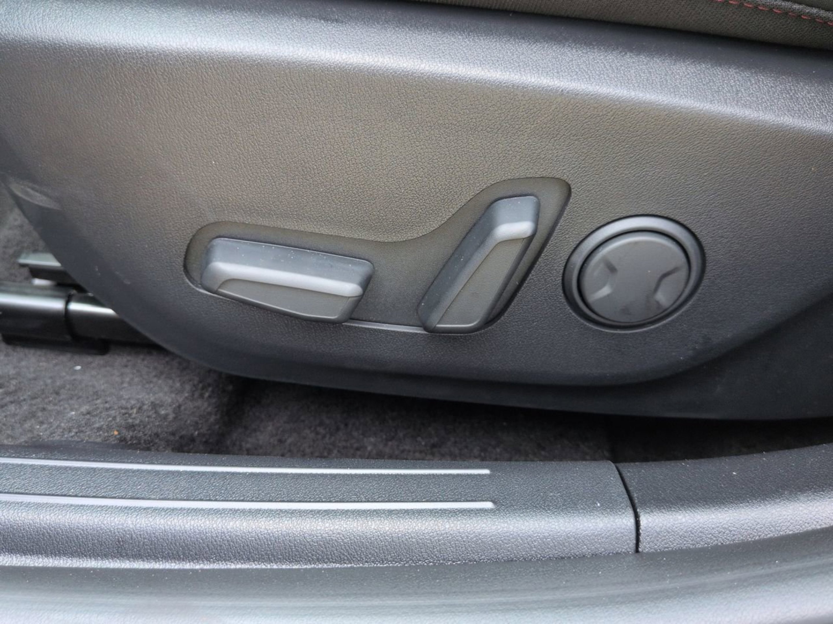 New 2026 Snow White Pearl Kia GT-Line image 17