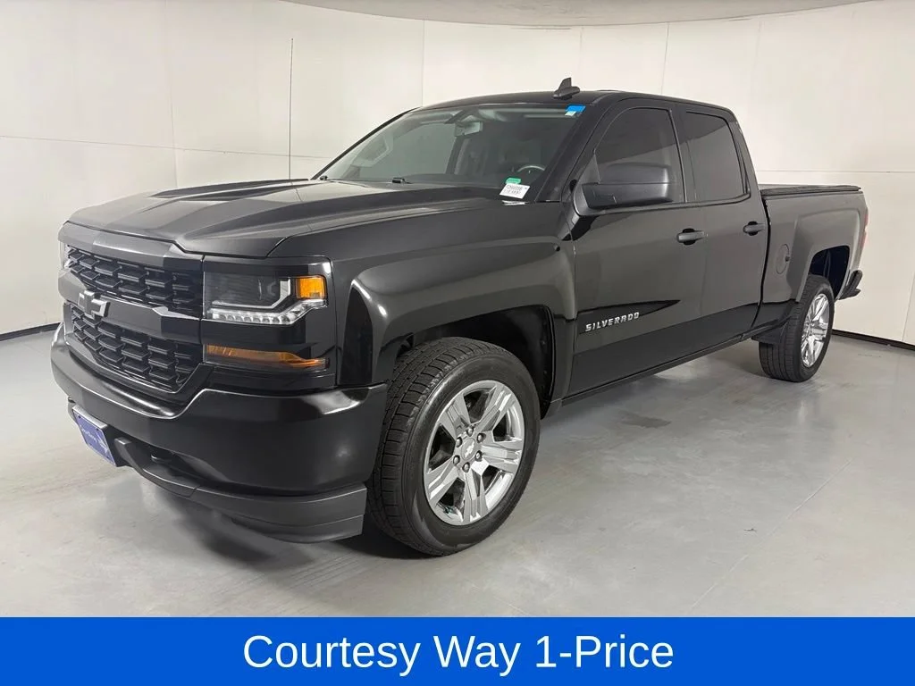 Used 2018 BLACK Chevrolet Custom image 5