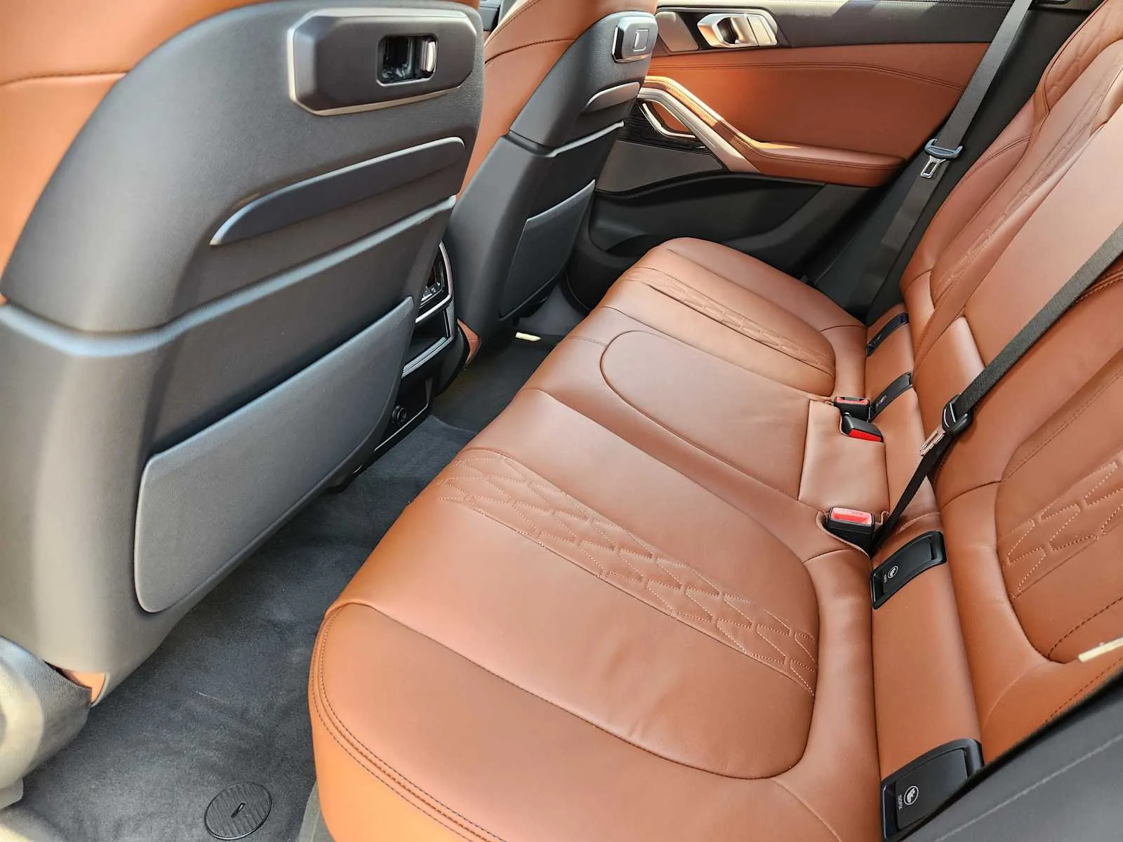 New 2027 Dravit Grey Metallic BMW xDrive40i image 7