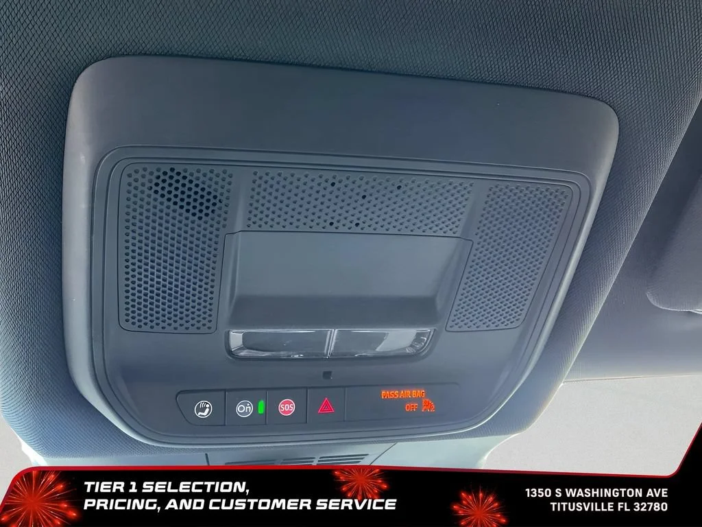 Used 2024 Summit White Chevrolet LT image 35