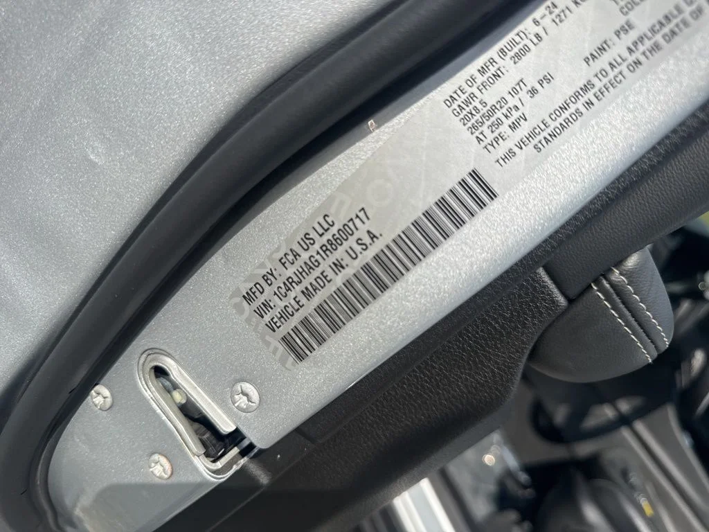 Used 2024 Silver Jeep Altitude X image 31
