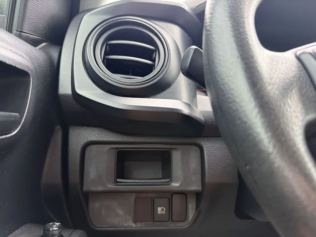 Used 2019 White Toyota SR image 22