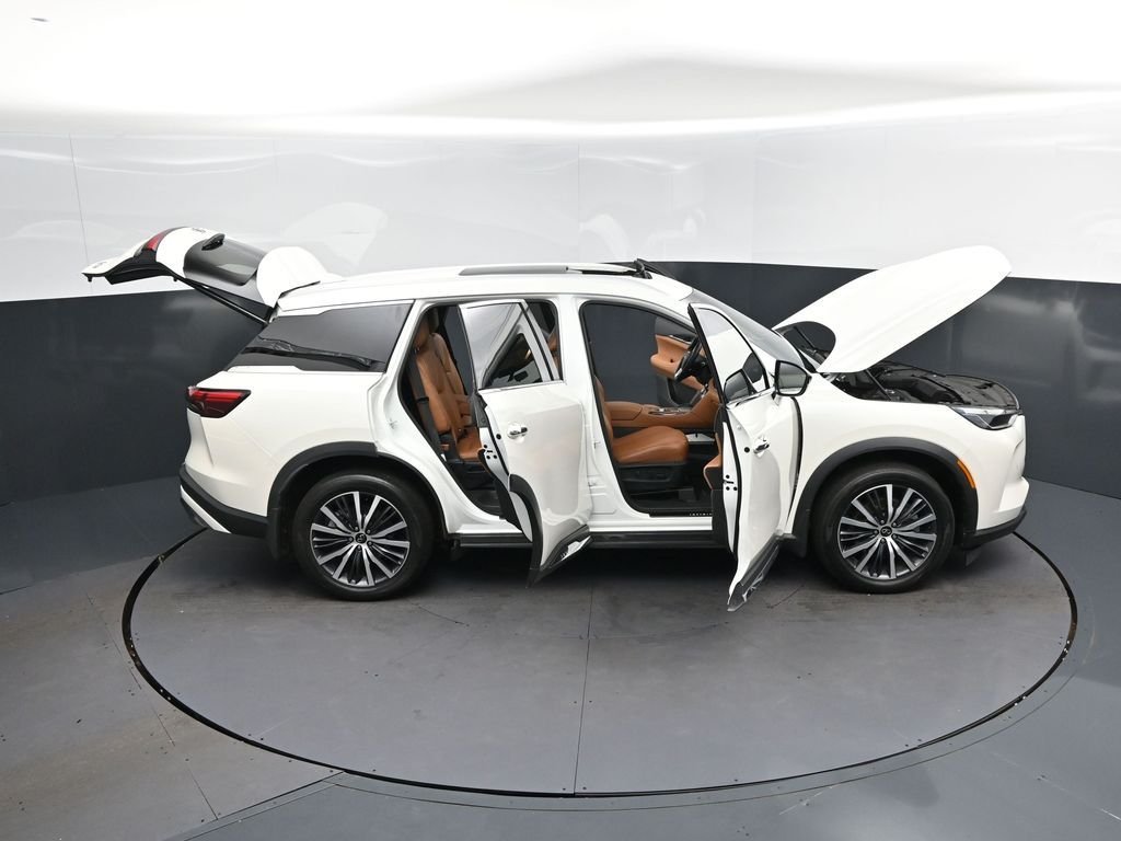 Certified Used 2023 White INFINITI Sensory image 52