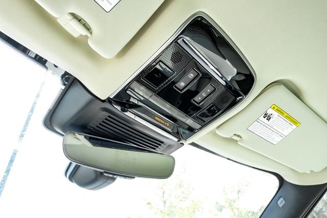 New 2027 Varesine Blue Land Rover SE image 33