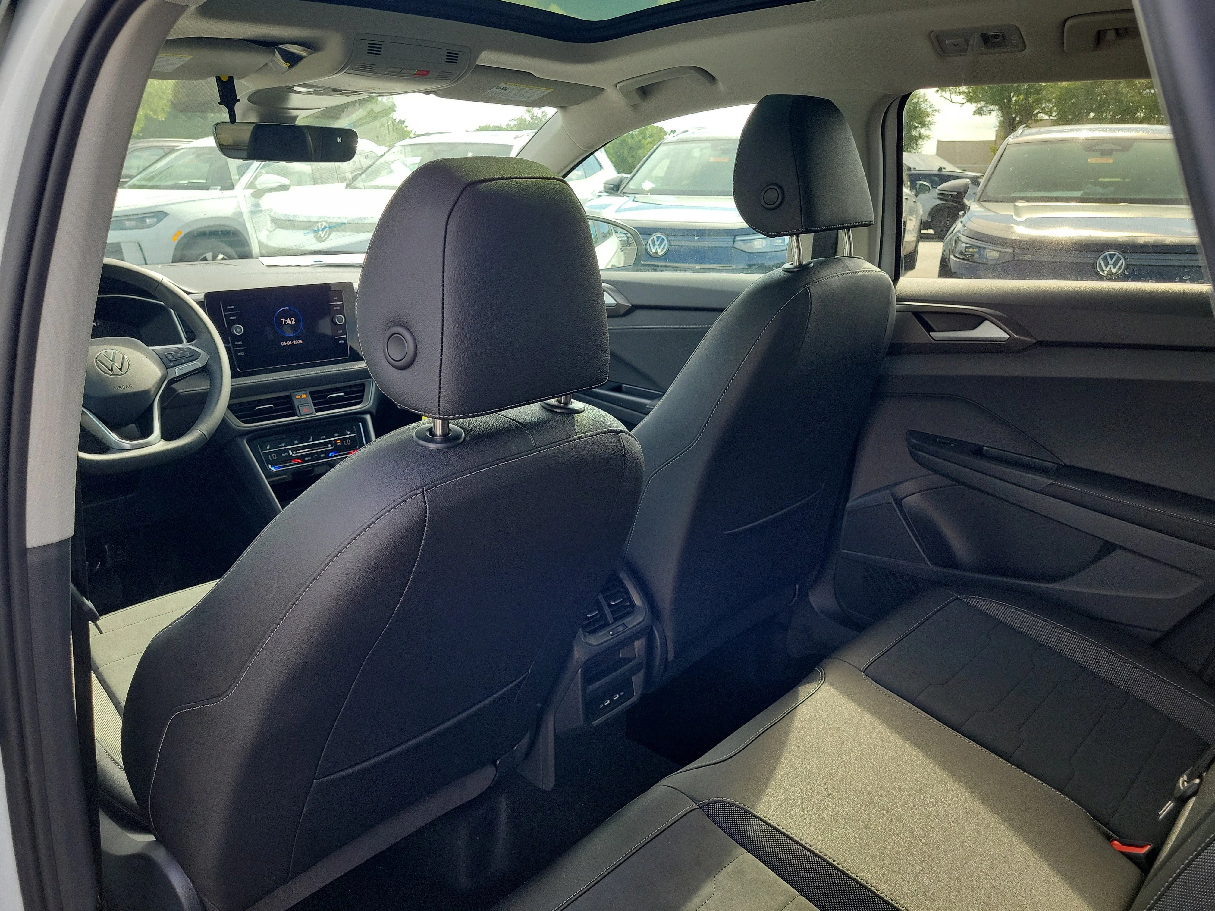 New 2026 White Volkswagen 1.5T SE Black image 13