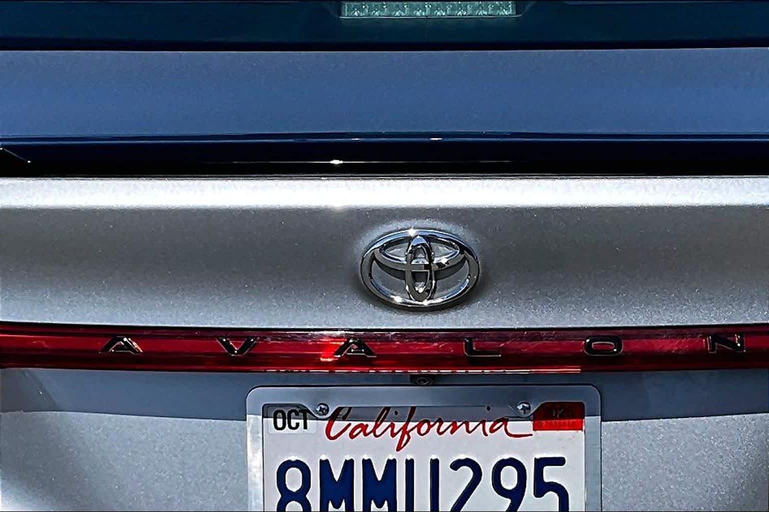 Used 2019 Celestial Silver Metallic Toyota Touring image 9