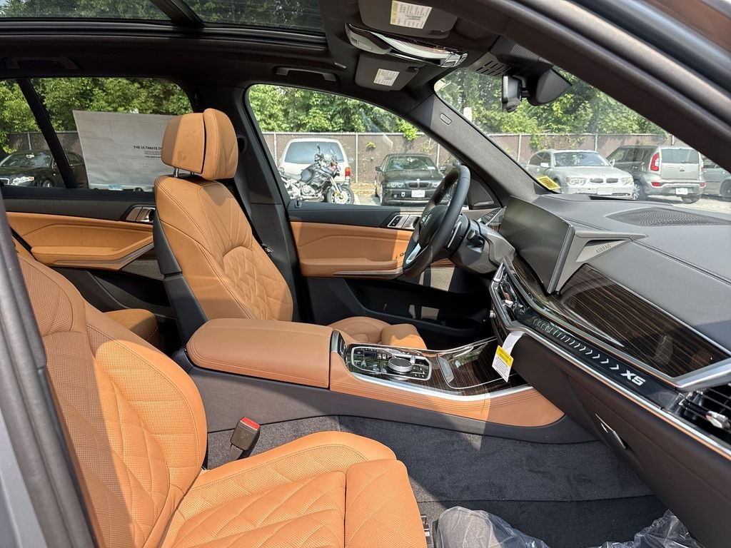 Used 2026 Gray BMW xDrive50e image 25