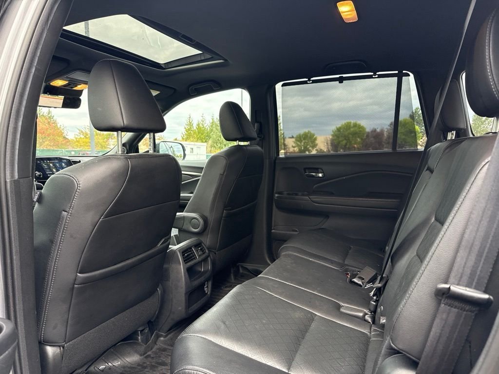 Used 2019 Lunar Silver Metallic Honda EX-L image 20