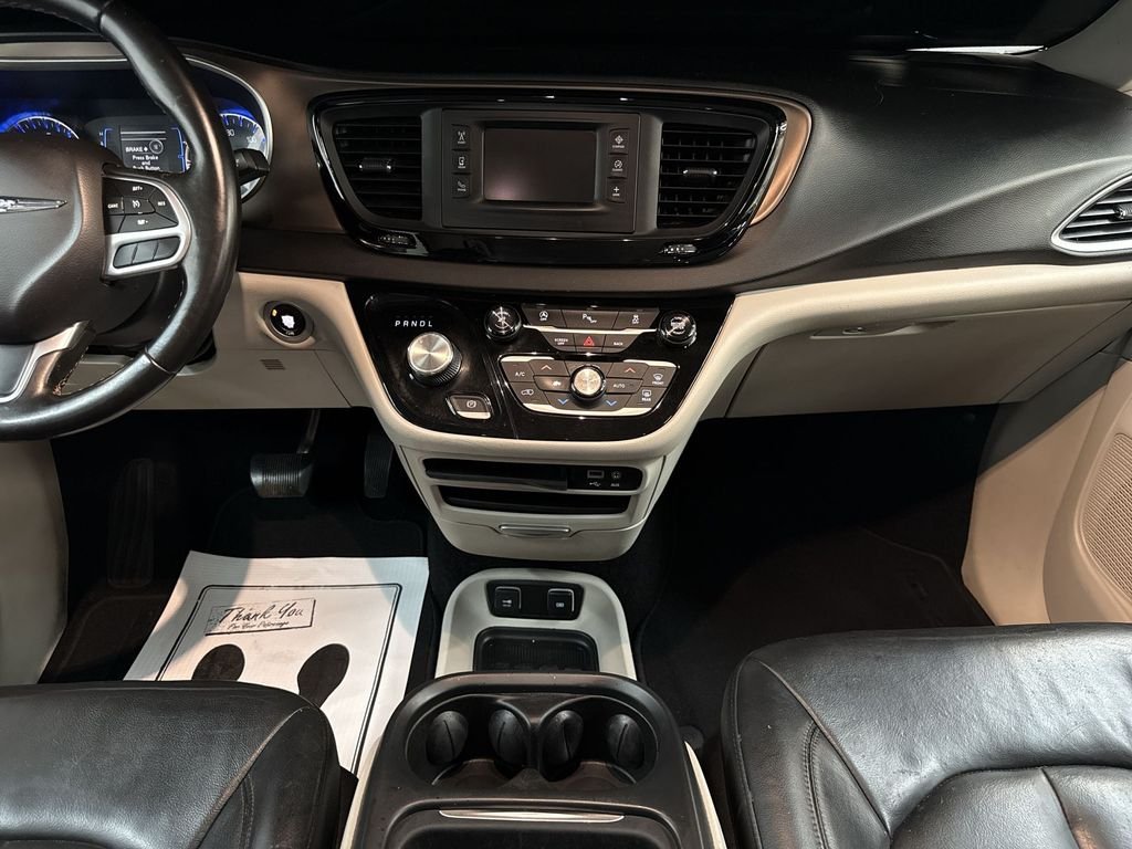 Used 2017 Billet Silver Metallic Chrysler Touring L image 26