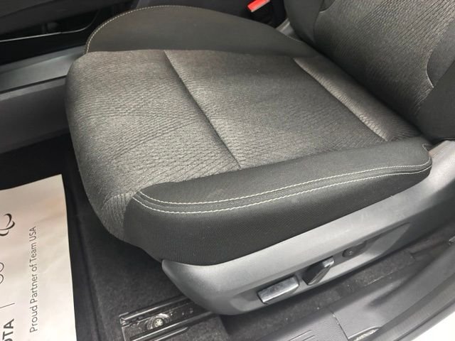 Used 2025 White Nissan SV image 18