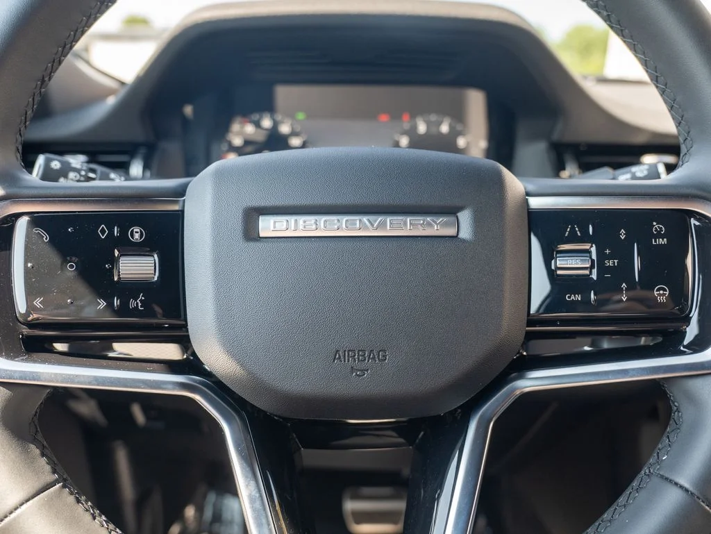 Certified Used 2025 Black Land Rover SE image 15