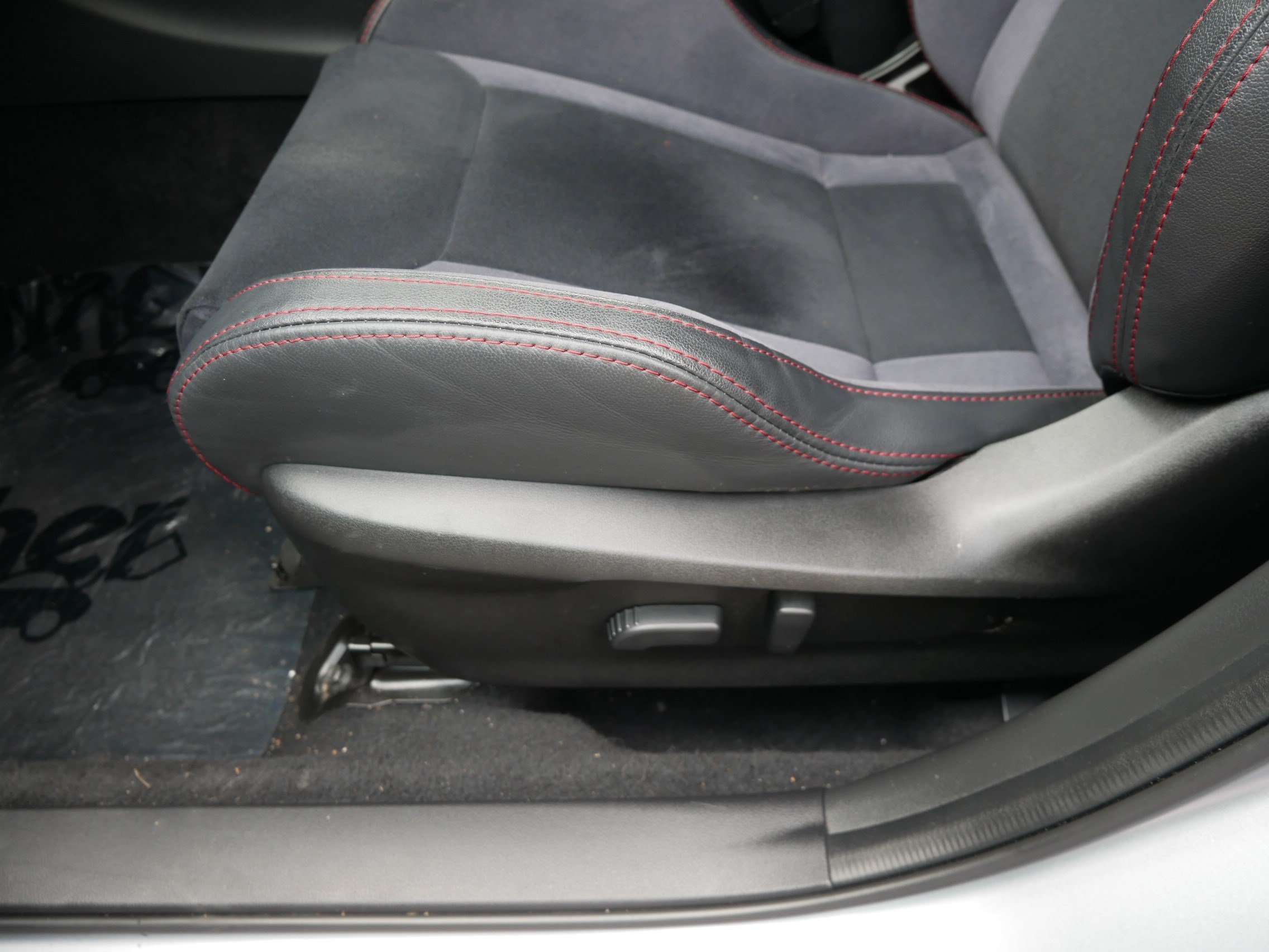 Used 2022 Ice Silver Metallic Subaru GT image 20