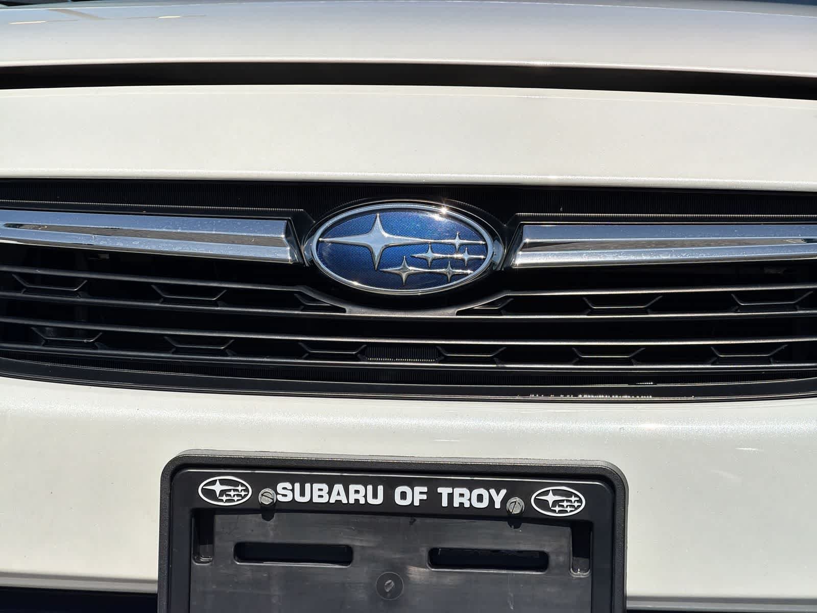 Used 2020 Crystal White Pearl Subaru Limited image 12