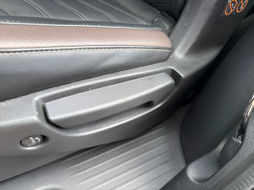 Certified Used 2023 Beige Nissan Platinum image 24