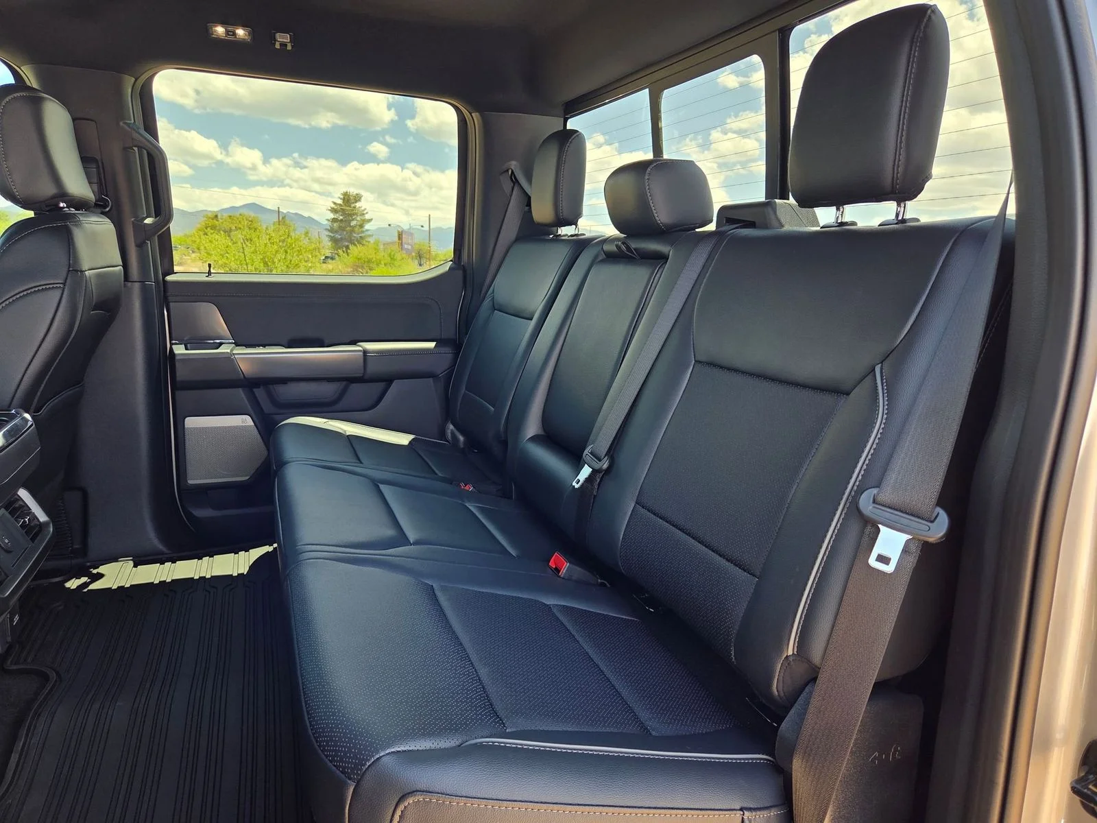 New 2026 Iconic Silver Metallic Ford Lariat® image 25