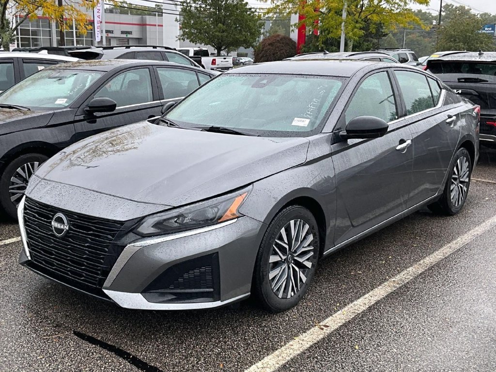 Used 2025 Gray Nissan 2.5 SV image 3