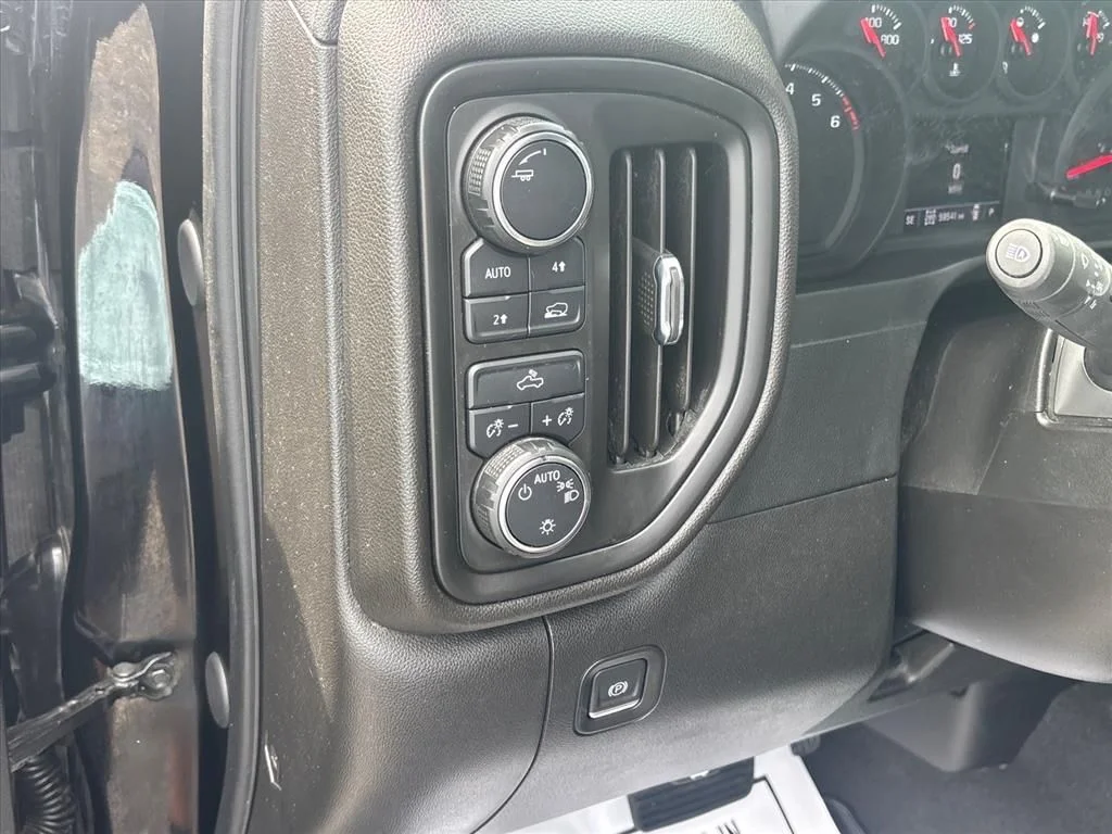 Used 2024 Black Chevrolet Custom image 27