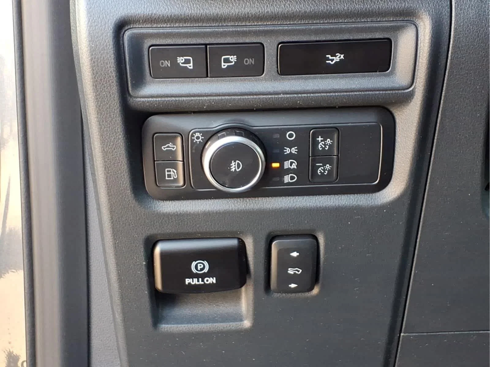 Used 2023 Carbonized Gray Ford LARIAT image 13