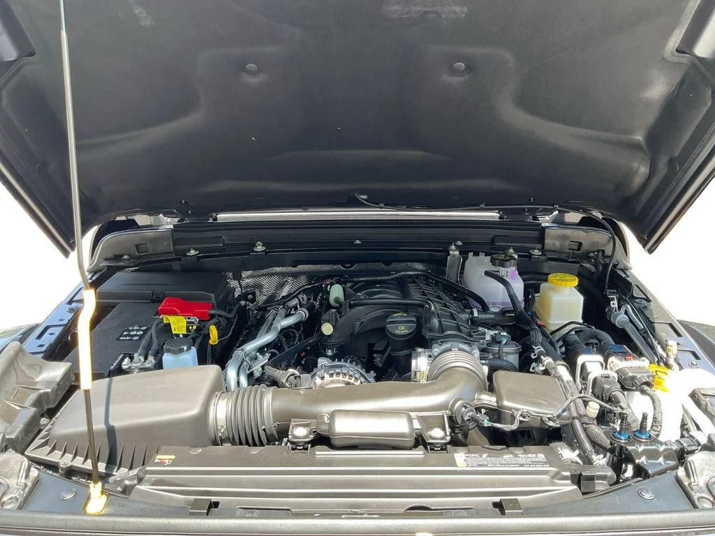 Used 2025 Gray Jeep Mojave image 14