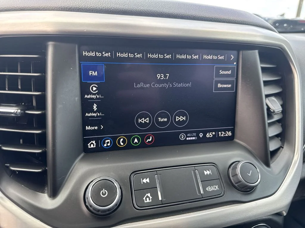 Used 2023 Silver GMC SLT image 16