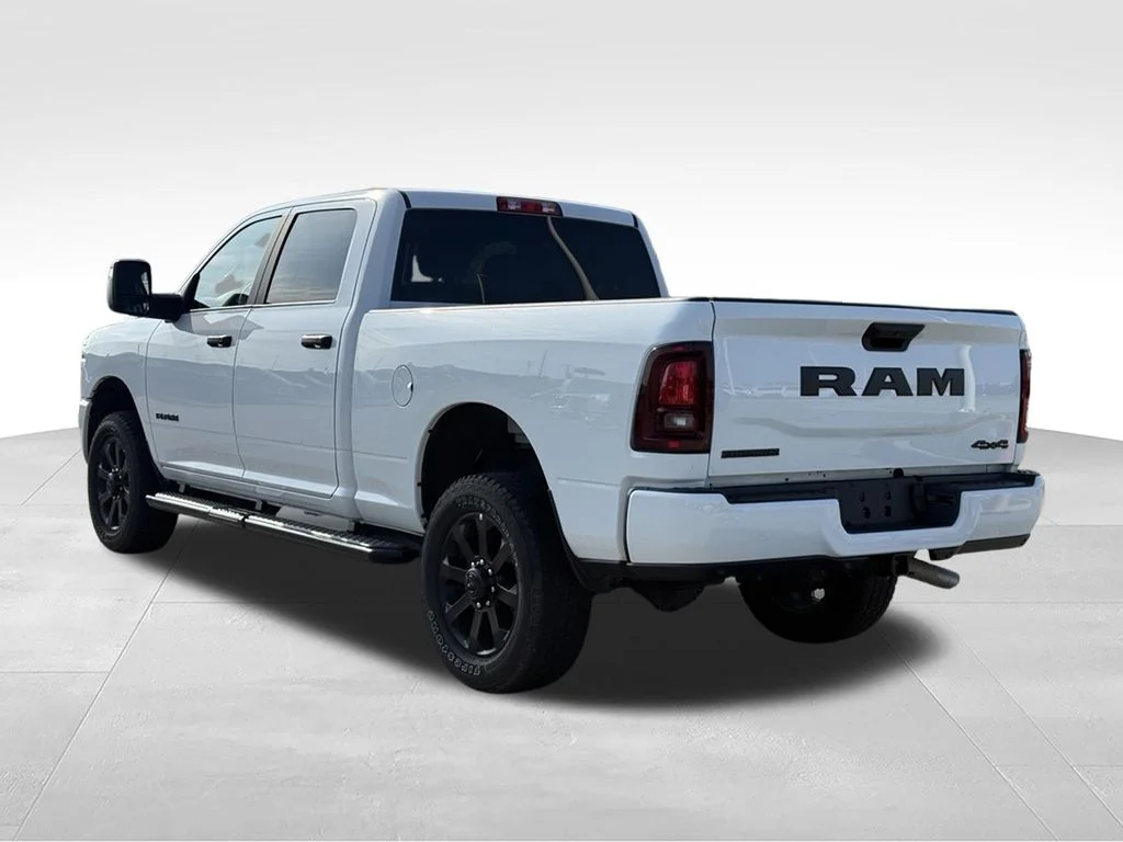 Used 2025 White Ram Big Horn image 3