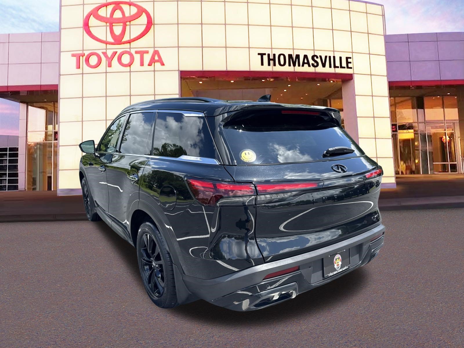 Used 2025 Mineral Black INFINITI LUXE image 7
