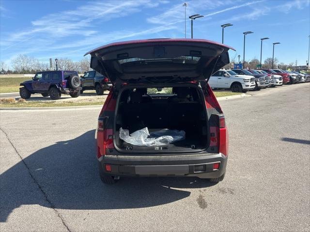 New 2026 Red Hot Pearl-Coat Exterior Paint Jeep Laredo image 11