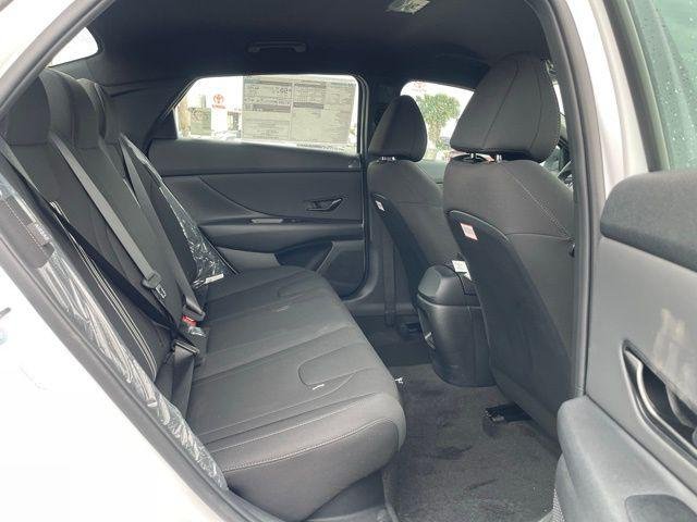 2025 Hyundai Elantra Blue - Photo 21