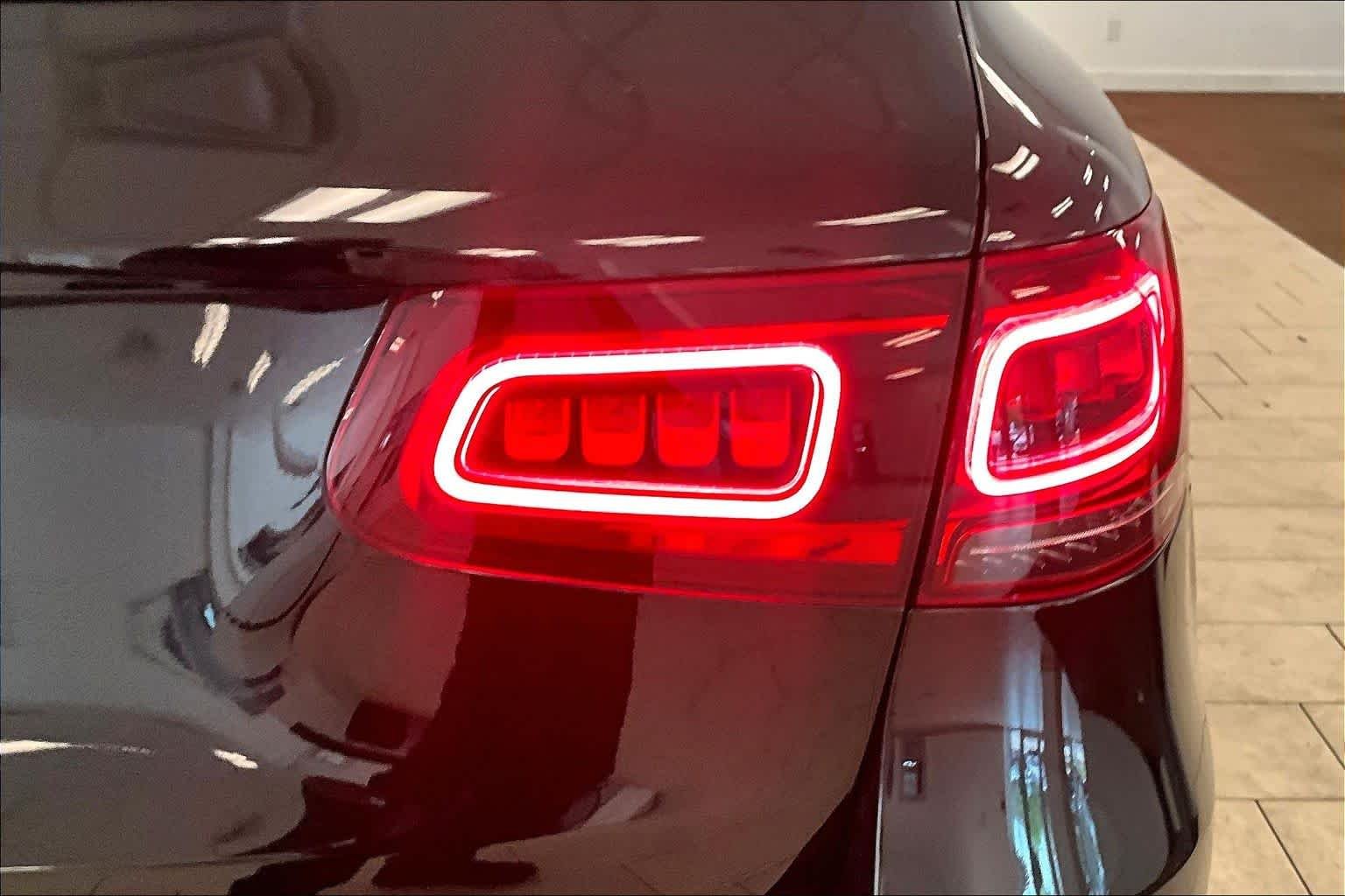Used 2020 Black Mercedes-Benz GLC 300 image 9