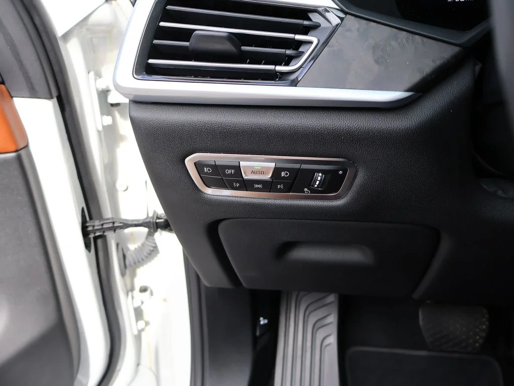 Used 2022 Mineral White Metallic BMW xDrive40i image 42