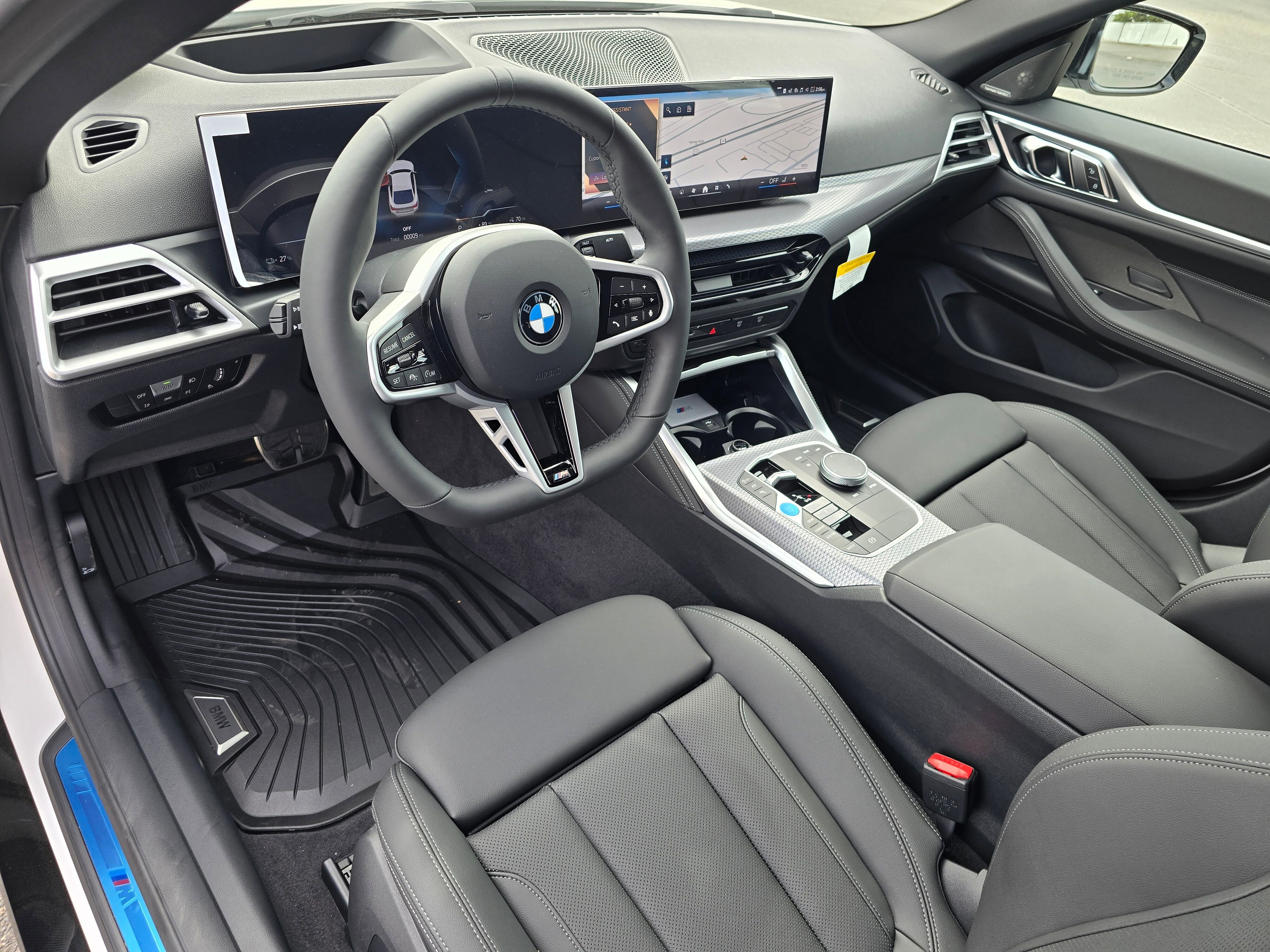 New 2026 Mineral White Metallic BMW xDrive40 image 34