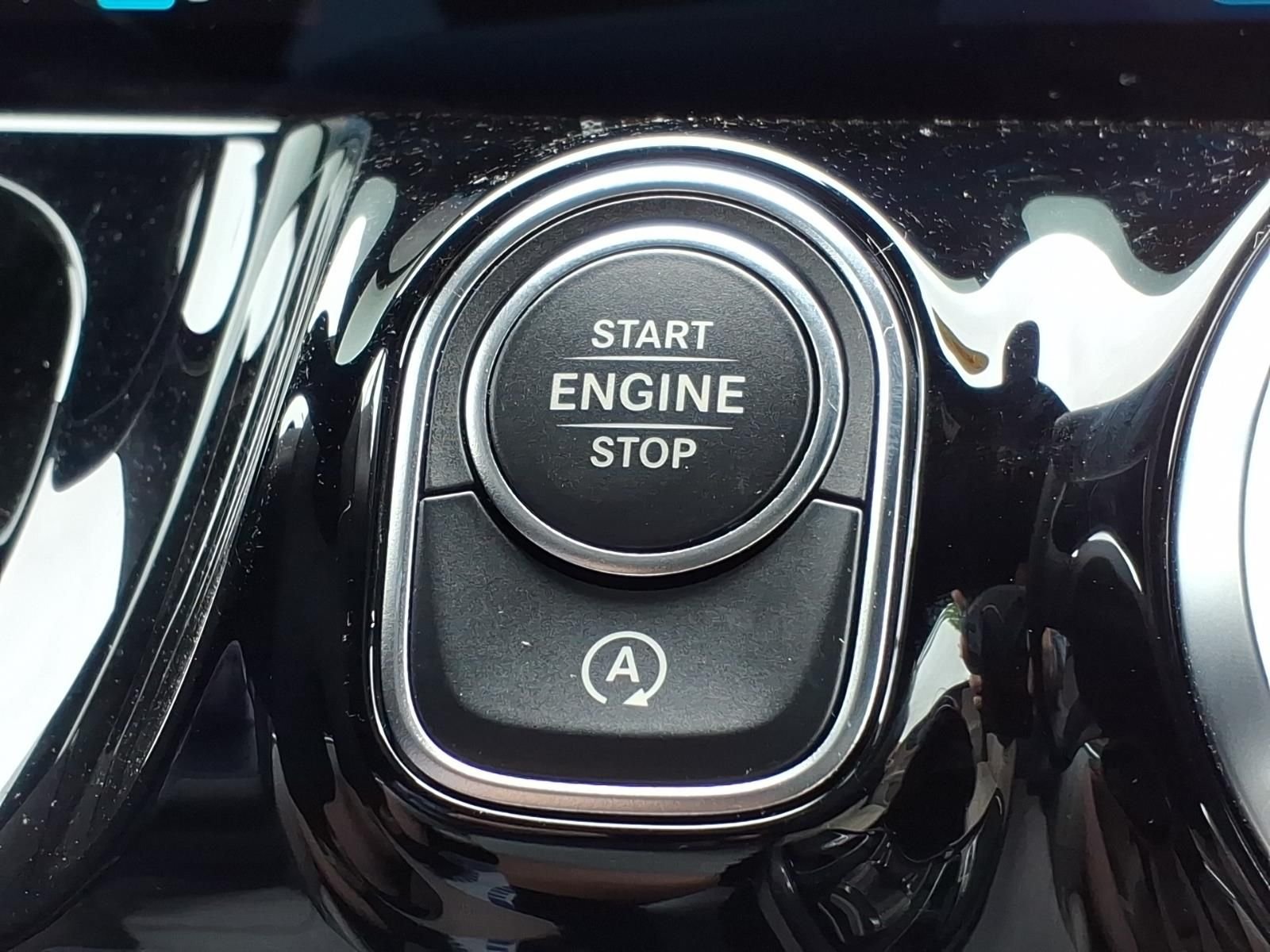 Certified Used 2025  Mercedes-Benz GLA 250 image 23