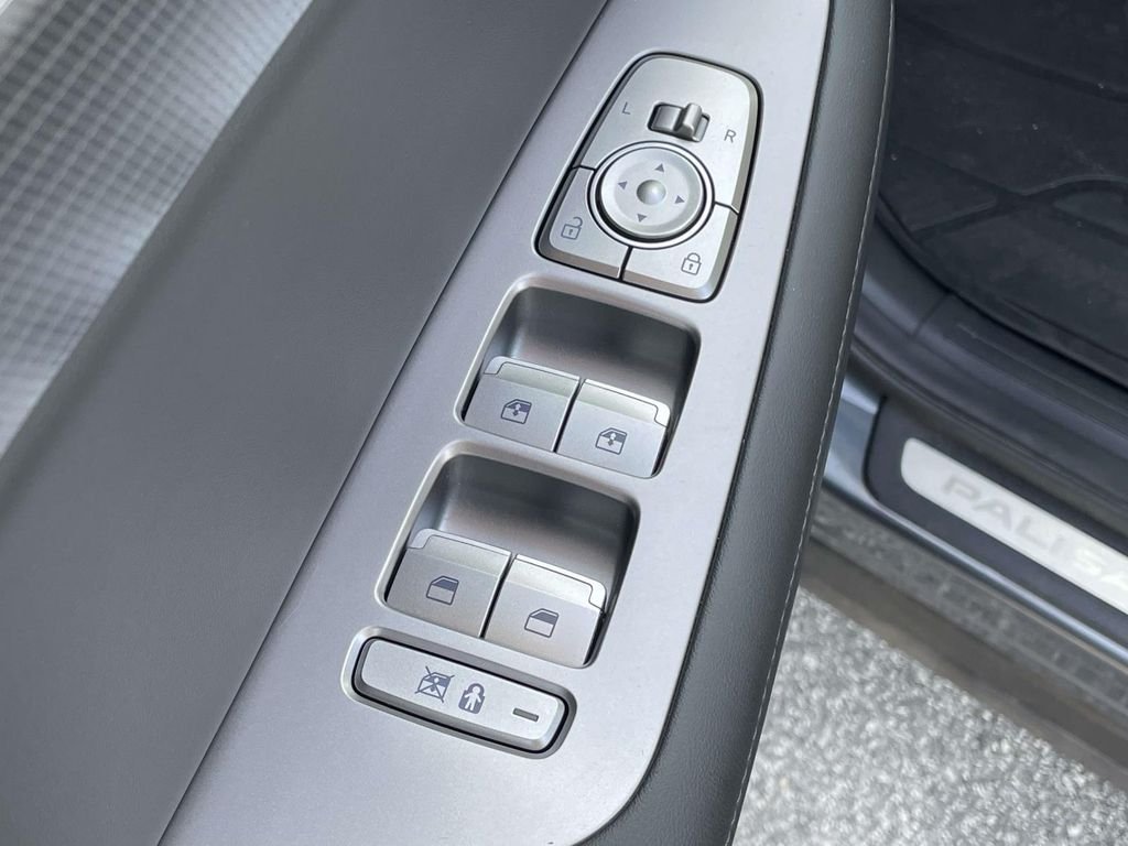 2025 Hyundai Palisade Limited - Photo 7