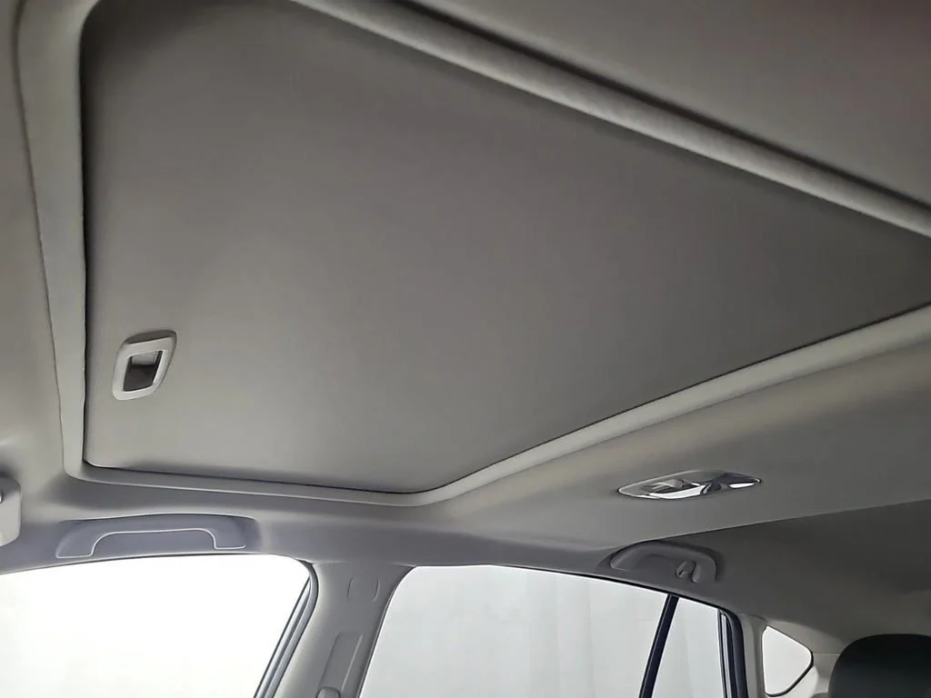 Used 2019 Silver Subaru 2.0i Limited image 6