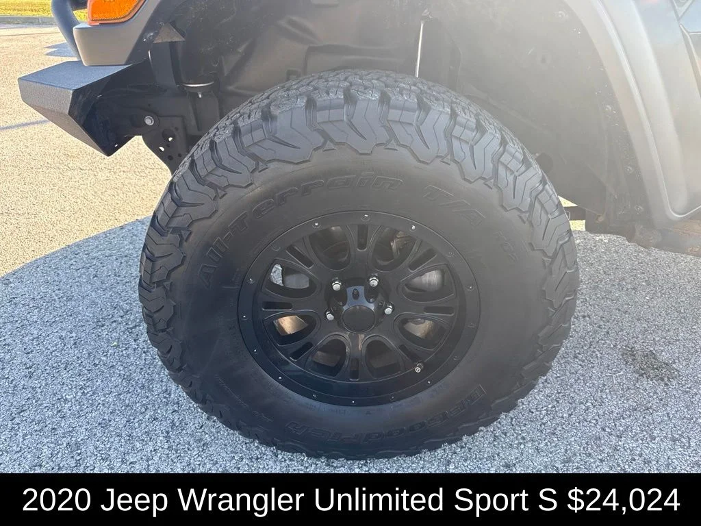 Used 2020 Black Jeep Unlimited Sport S image 9