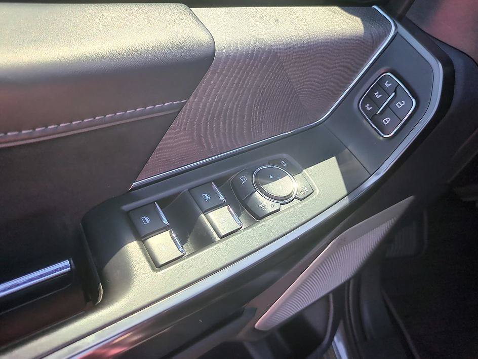 Used 2023 Gray Metallic Ford Platinum image 13