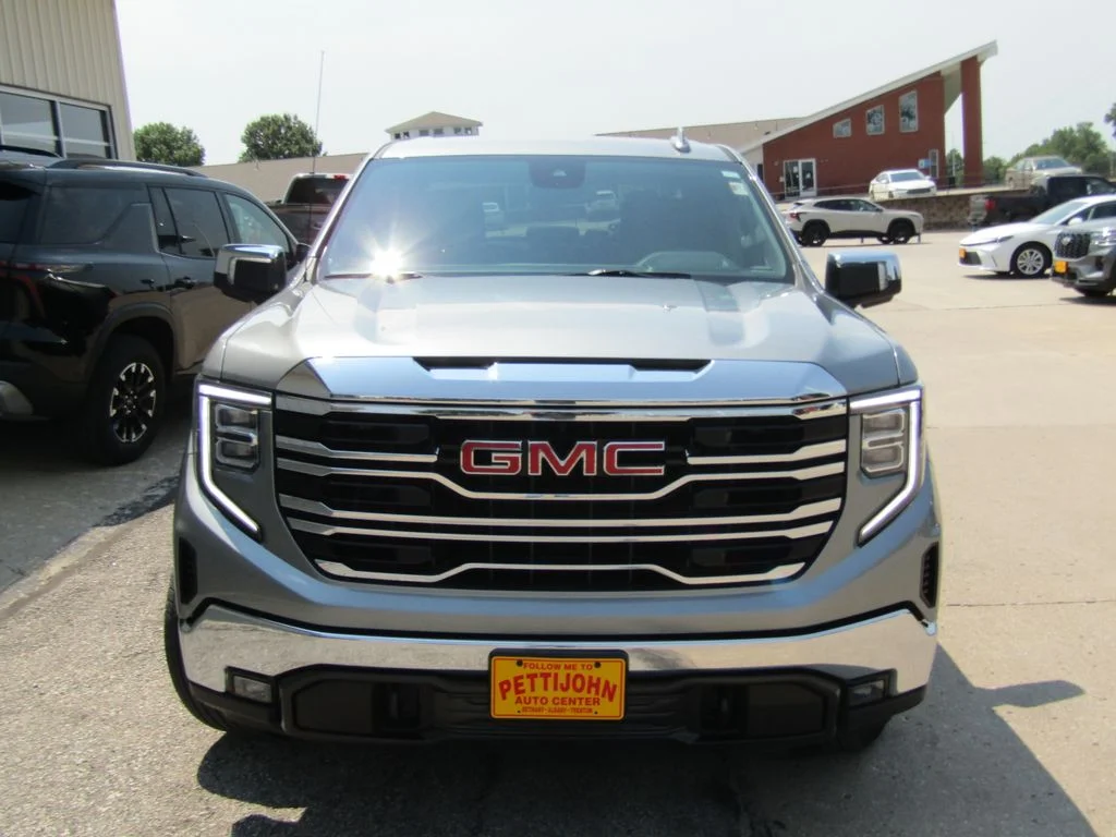 Used 2025 Sterling GMC SLT image 13