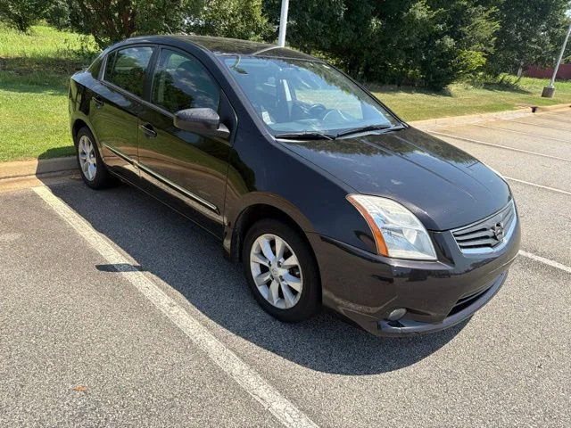 Used 2011 Black Nissan 2.0 SL image 3