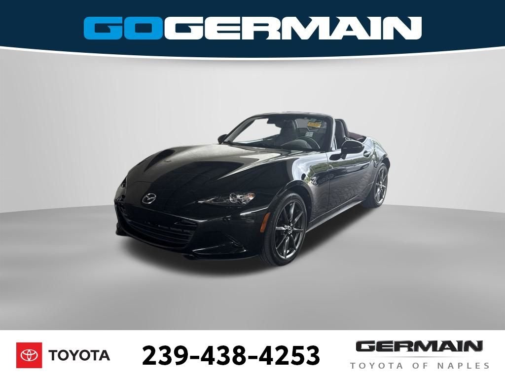Used 2018 Black Mazda Grand Touring Clean Carfax, Local Trade In. image 1