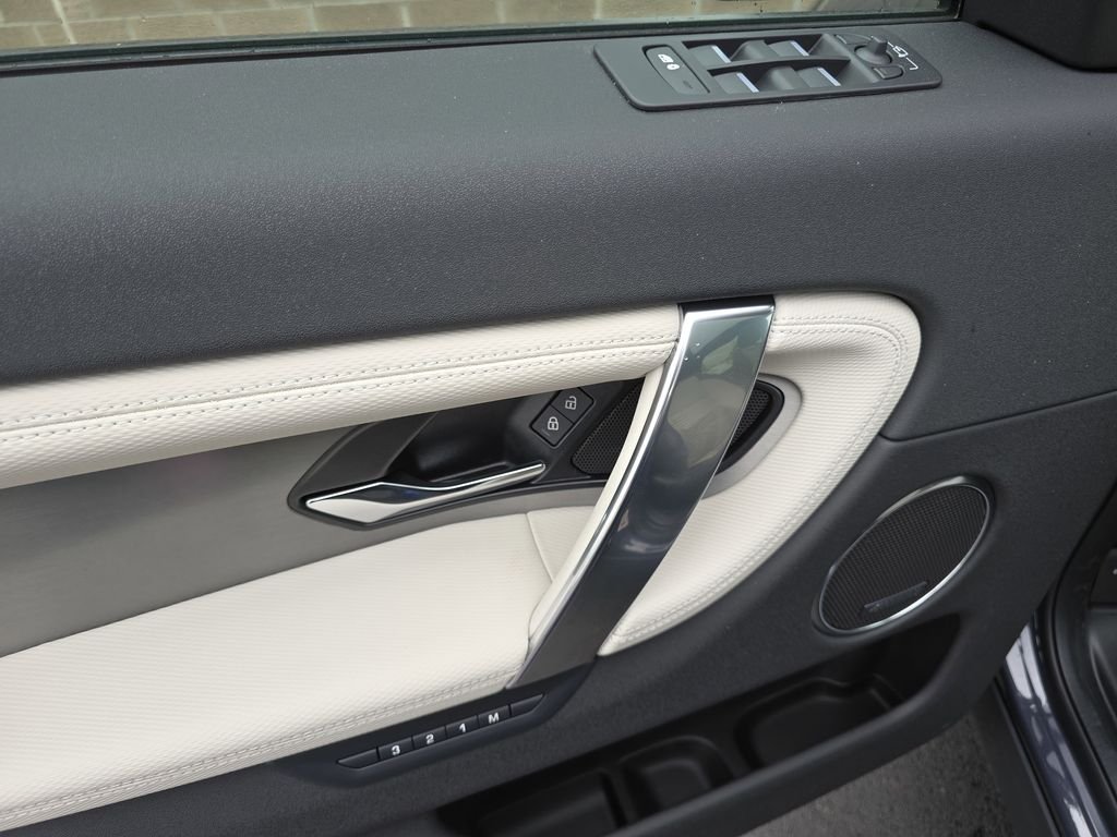 New 2025 Varesine Blue Land Rover se image 28